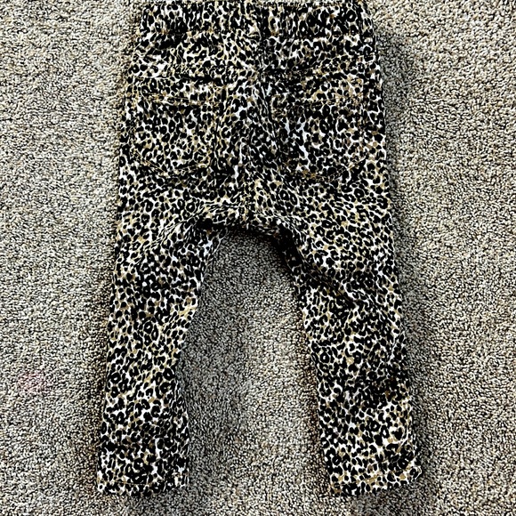 Stylish cheetah print pants - Picture 4 of 4
